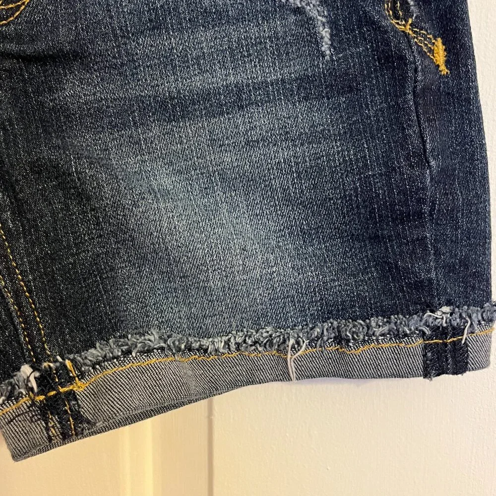 Justice distressed jean shorts size 8